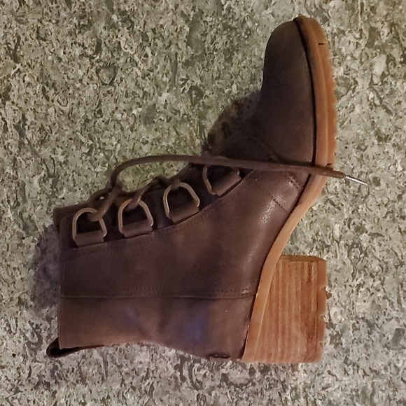 SOREL Boots Women's 7 - Picture 8 of 11